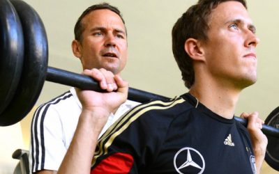 Dr. González trainiert Nationalspieler Max Kruse